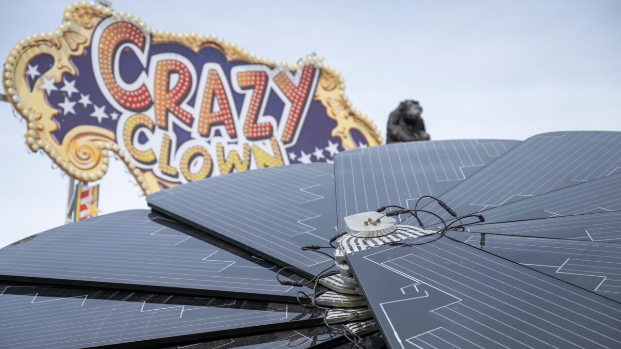 «Crazy Clown» an der Luga 2024 wird mit Sonnenlicht betrieben.